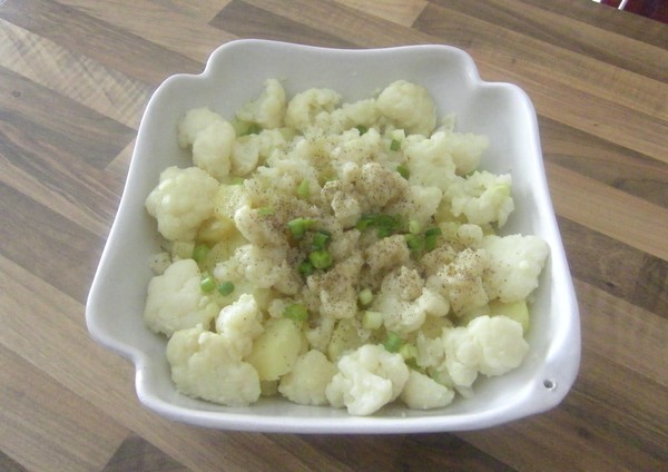 Salade de pommes de terre et chou-fleur
